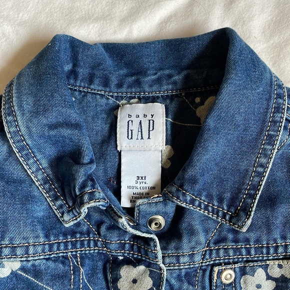 GAP Denim Jacket with Floral Design - Picture 3 of 7